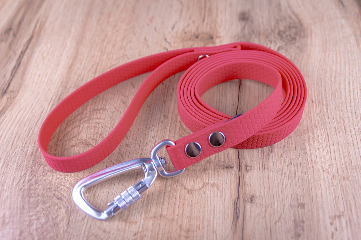 Hexa Magenta hundkoppel med Twist-Lock karbinhake, 20 mm