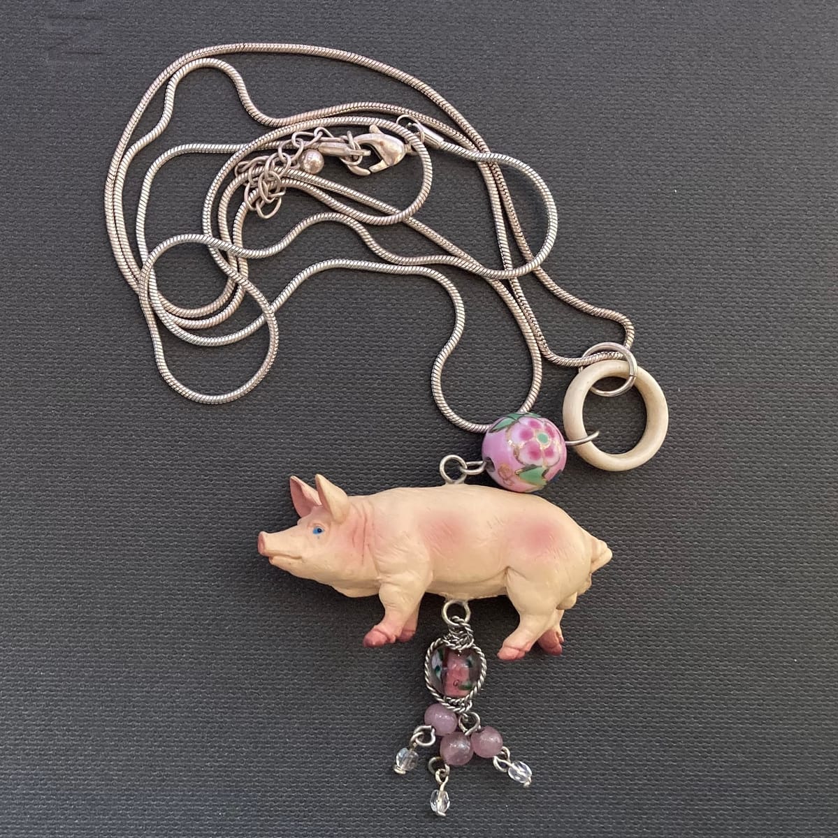 Halsband av återbruk – gris