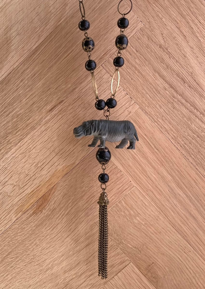 Halsband av återbruk – flodhäst