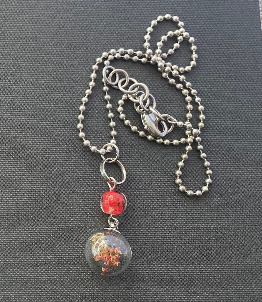 Halsband av återbruk – blombägarlav