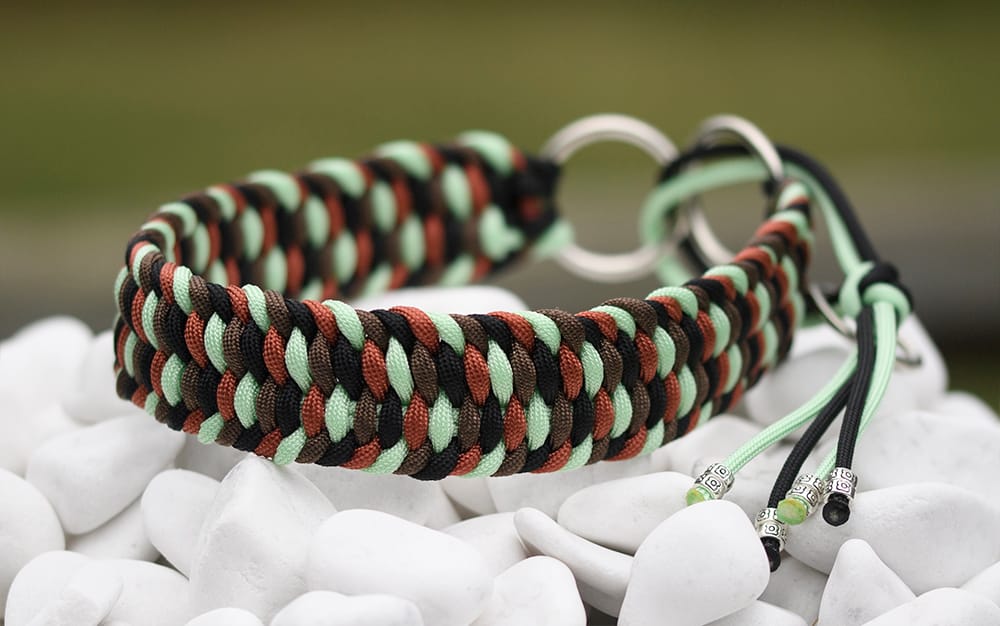 Halsband 46 cm i Surf Green, Black, Bronze Brown & Branch Brown