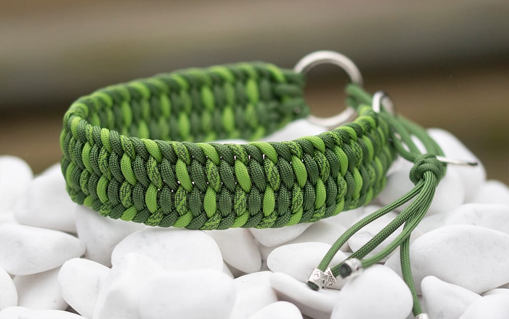 Halsband 37 cm i Fern Green, Leaf Green, Leaf Green & Fern Green Helix
