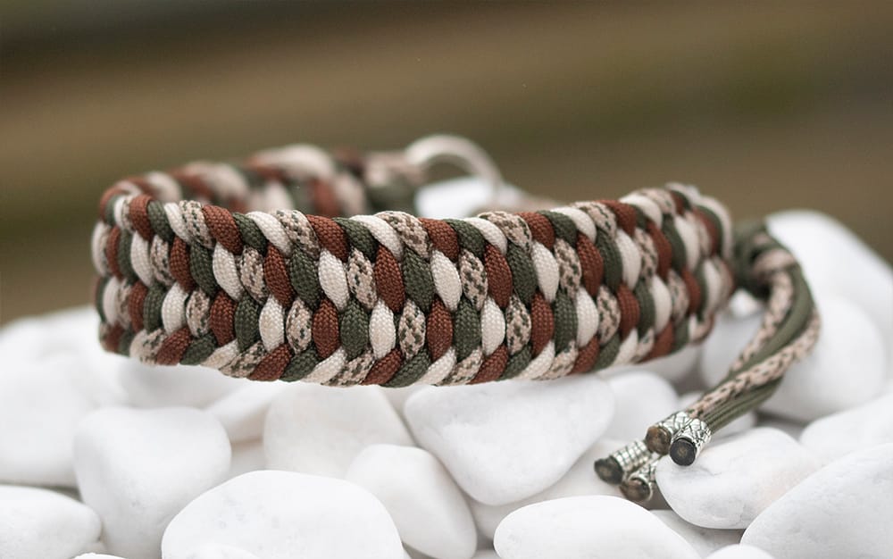 Halsband 29 cm i Chocolate, Cream, Olive Drab & Sand Camo