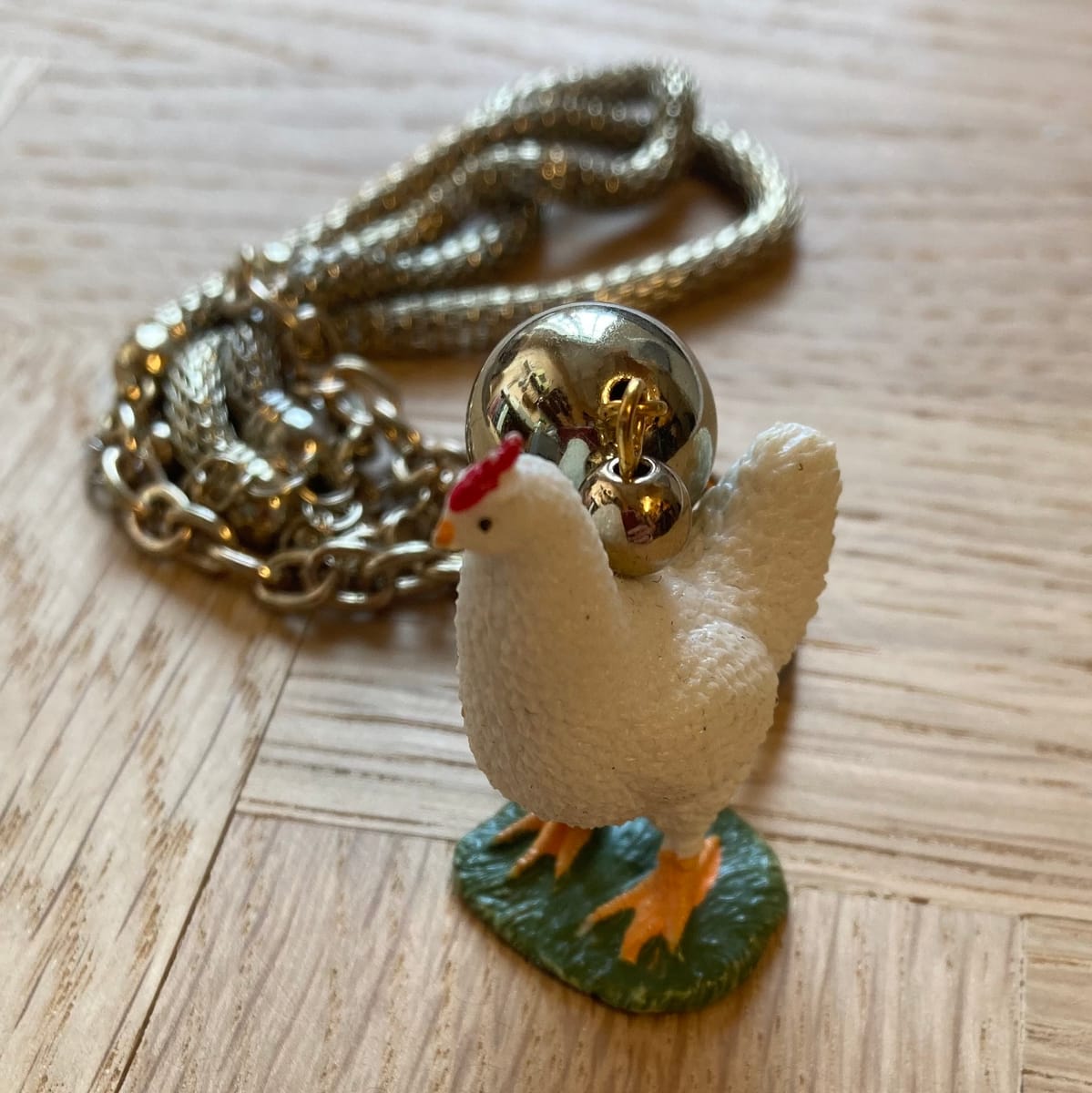 Halsband av återbruk – höna