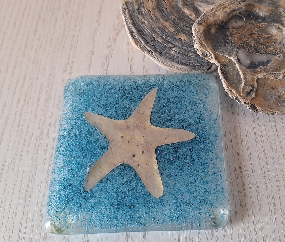 Glasunderlägg med Blå Bubblor och Gyllene Sjöstjärnor