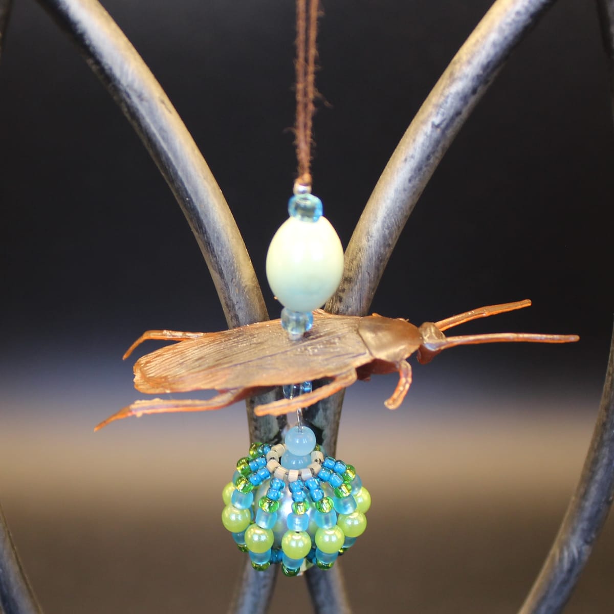 Pynt / julgransdekoration – kackerlacka