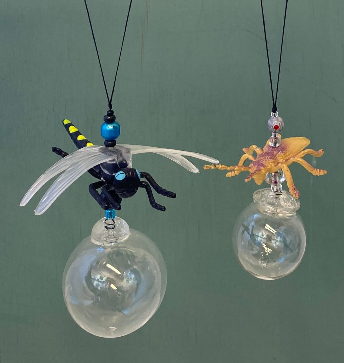 Pynt / julgransdekoration – insekt / skinnbagge / trollslända