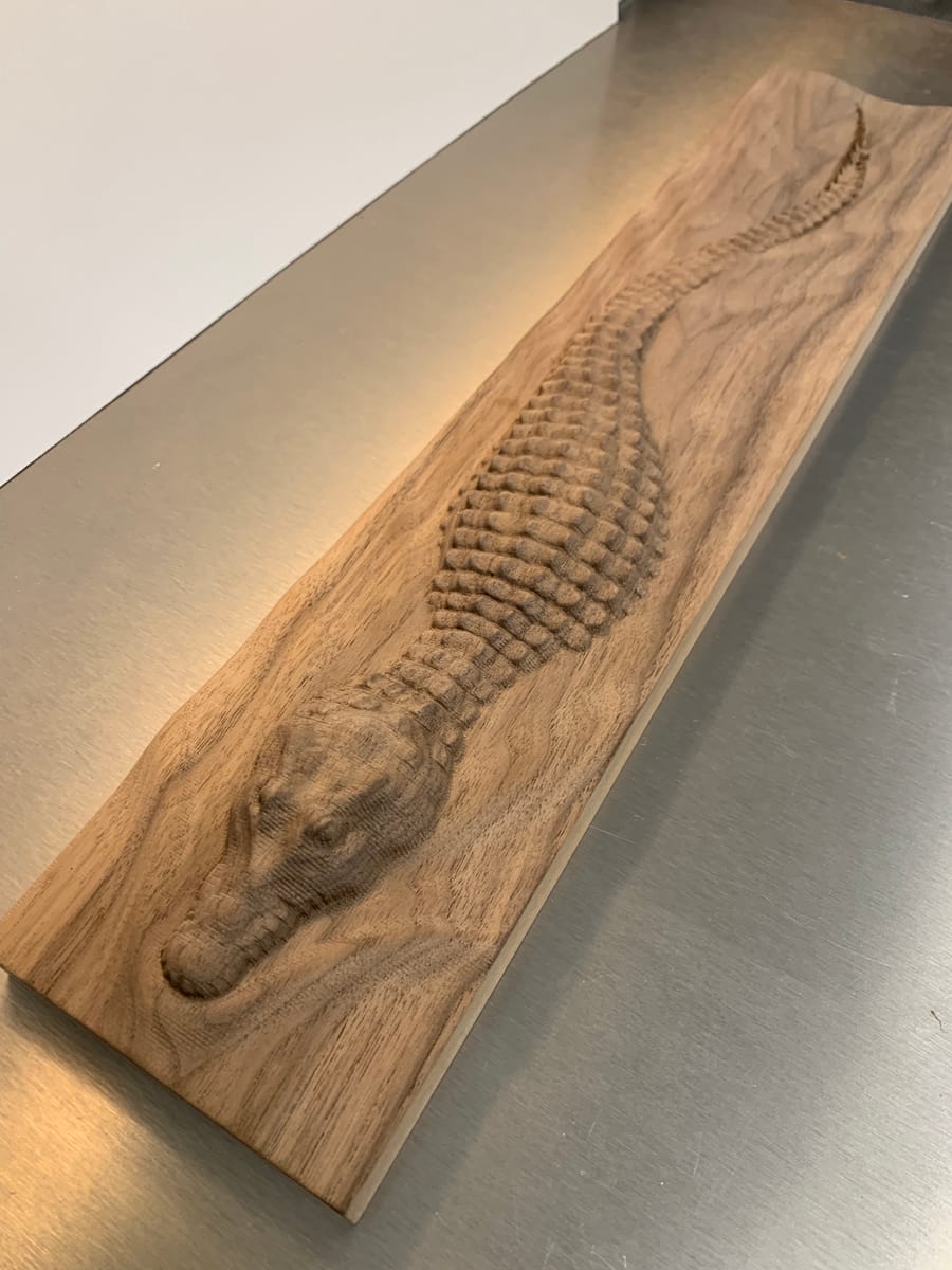 Cnc 3D utskuren krokodil i Valnöt