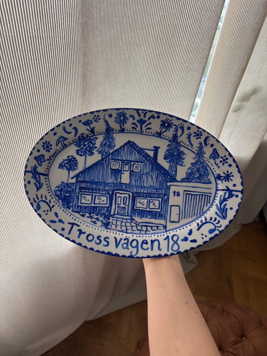 SERVERINGSFAT MED EGEN DESIGN