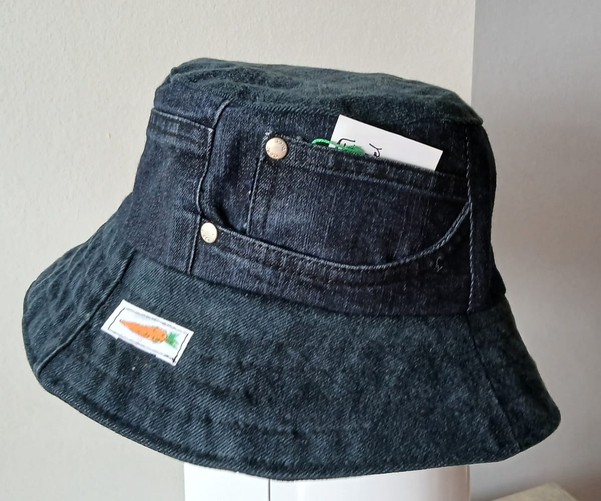 Svart denimhatt, stl 56-57, Buckethat.