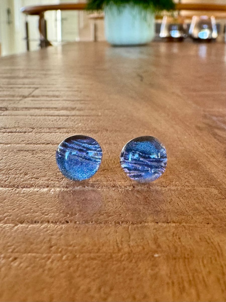 Small silver grey stud earrings (9 mm) - stainless steel posts