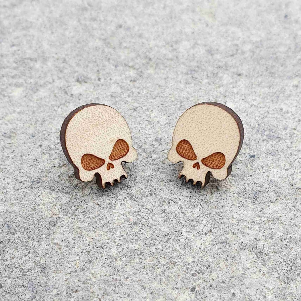 Örhängen, Stift, Skully