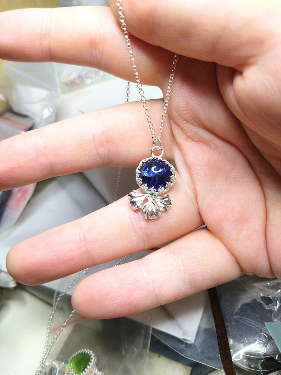 halsband i sterling silver med kyanit