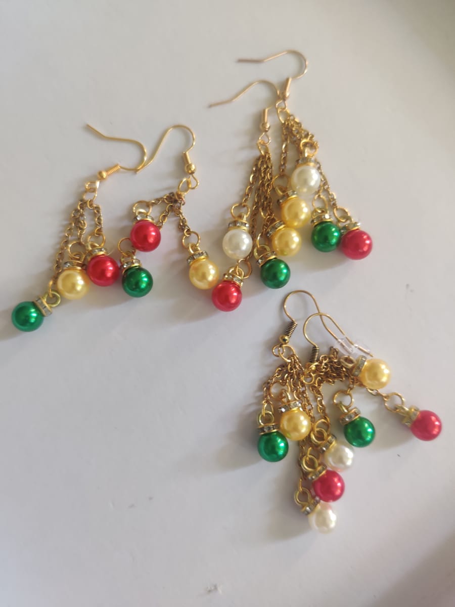 Julörhängen med pärlor