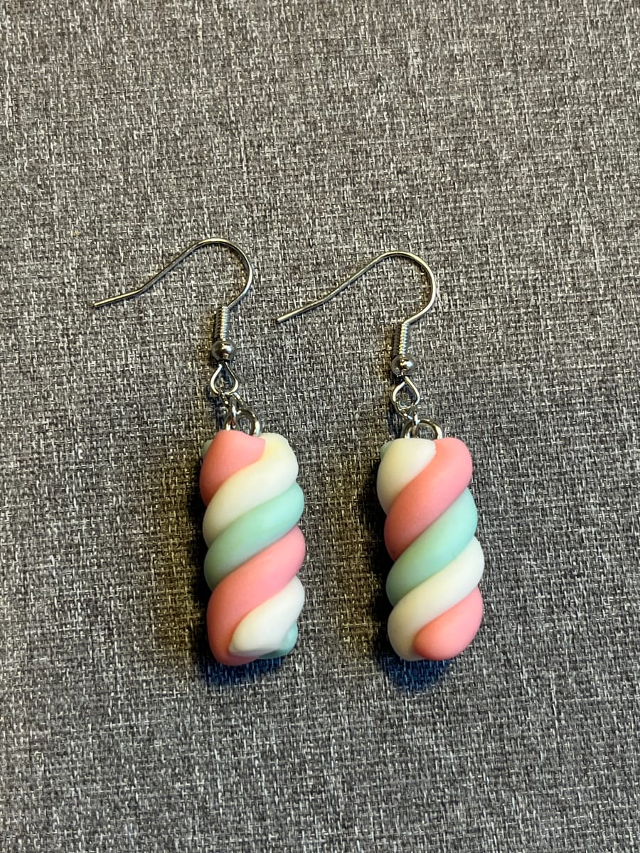 ✨ Söta handgjorda örhängen i pastellfärger! ✨