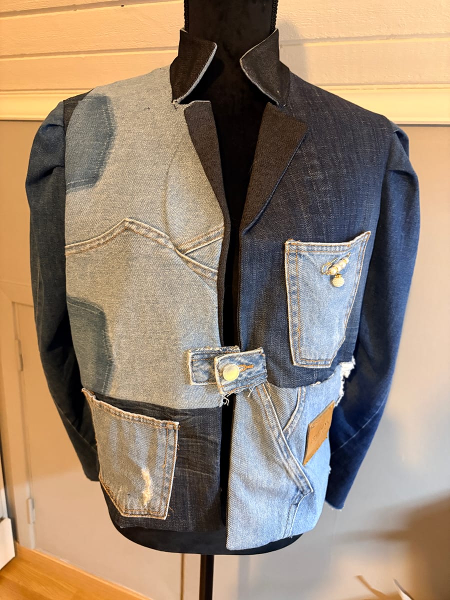 Jeansjacka som är återbrukad