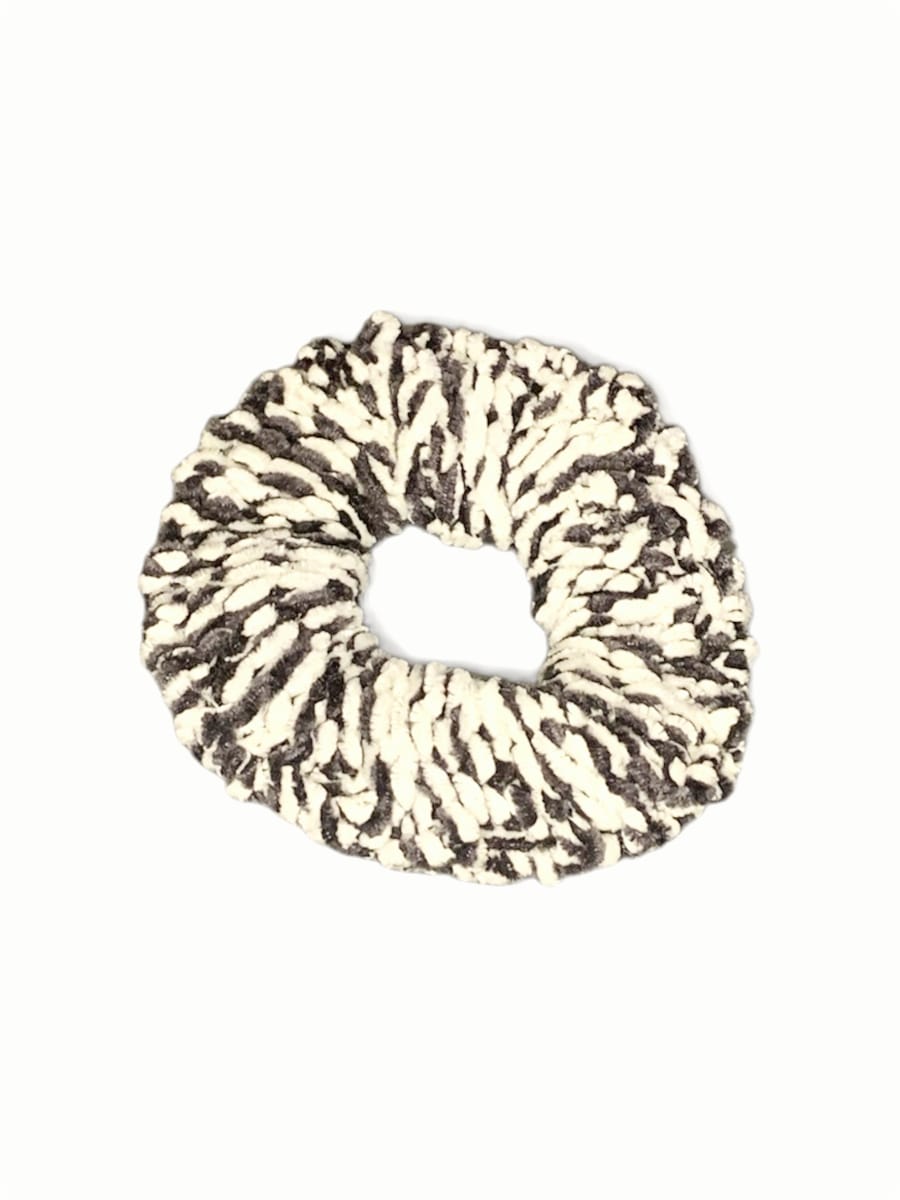 Stickad Mångfärgad Scrunchie - Mjuk Hårsnodd