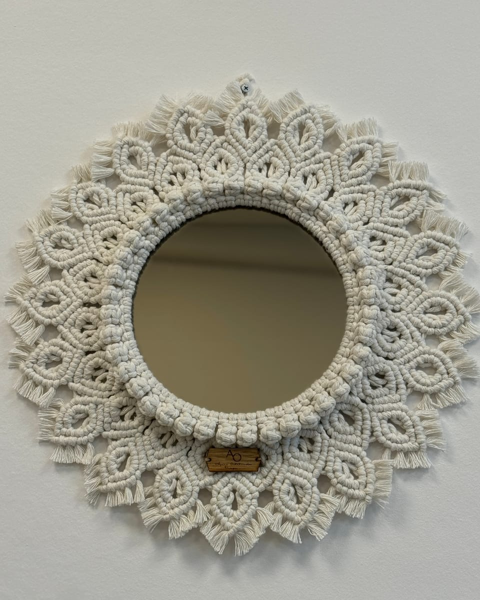 Makramé Boho-spegel – handgjord med rund design