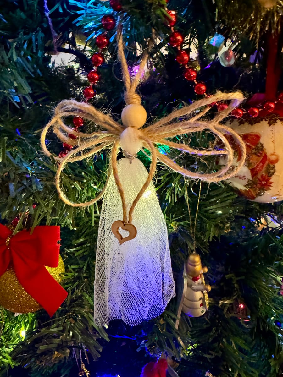 Två små julänglar i tyll och jute -ett set