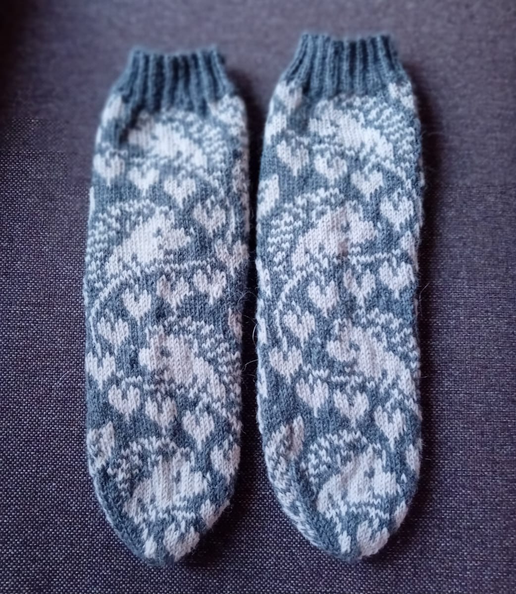 Mönsterstickade sockor strlk 38