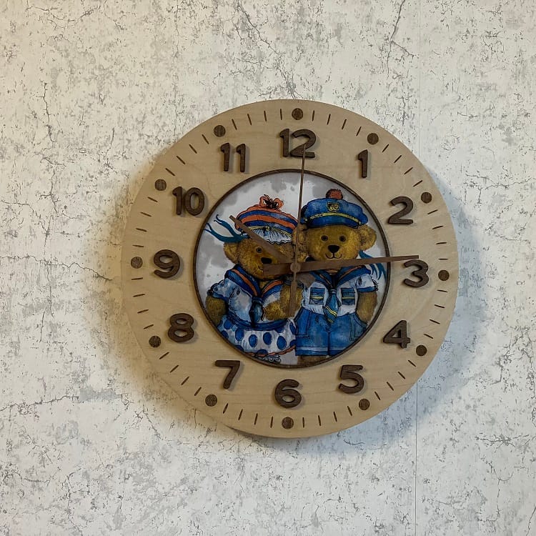 Väggklocka med motiv nallebjörnar