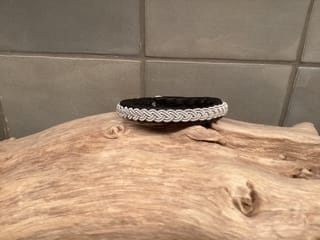 19 cm Tenntrådsarmband svart