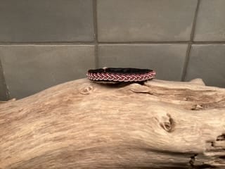 20 cm Tenntrådsarmband svart