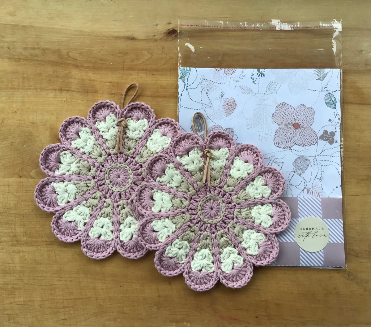 1 par virkade grytlappar