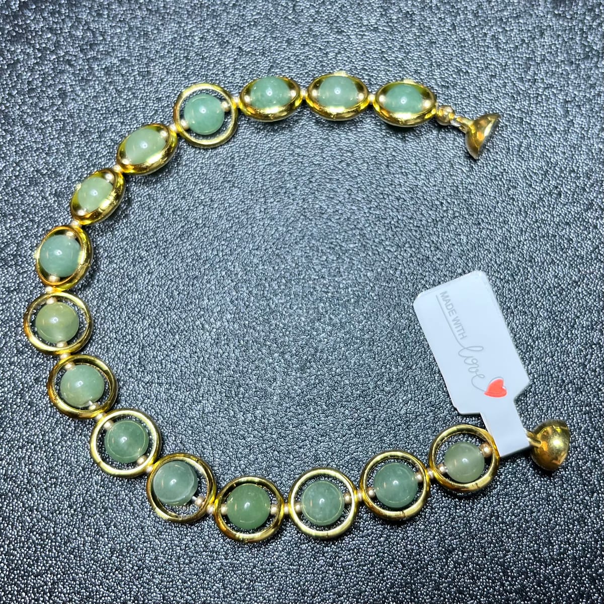 Armband av ädelsten Aventurin