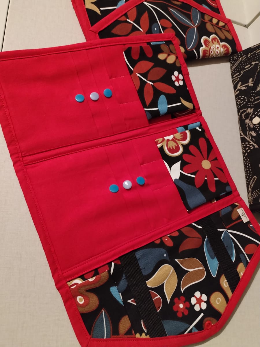 Väska för förvaring av stickor/virknålar röd/färgglad 🖤