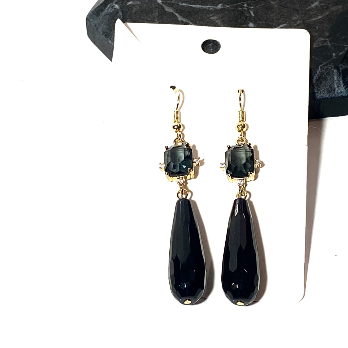 Vackra ädelsten örhängen