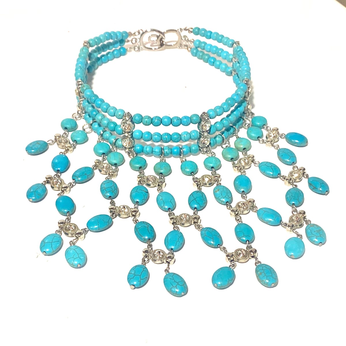 Vackert stort ädelsten halsband