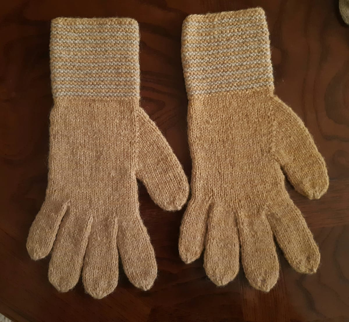 Växtfärgad ullvante