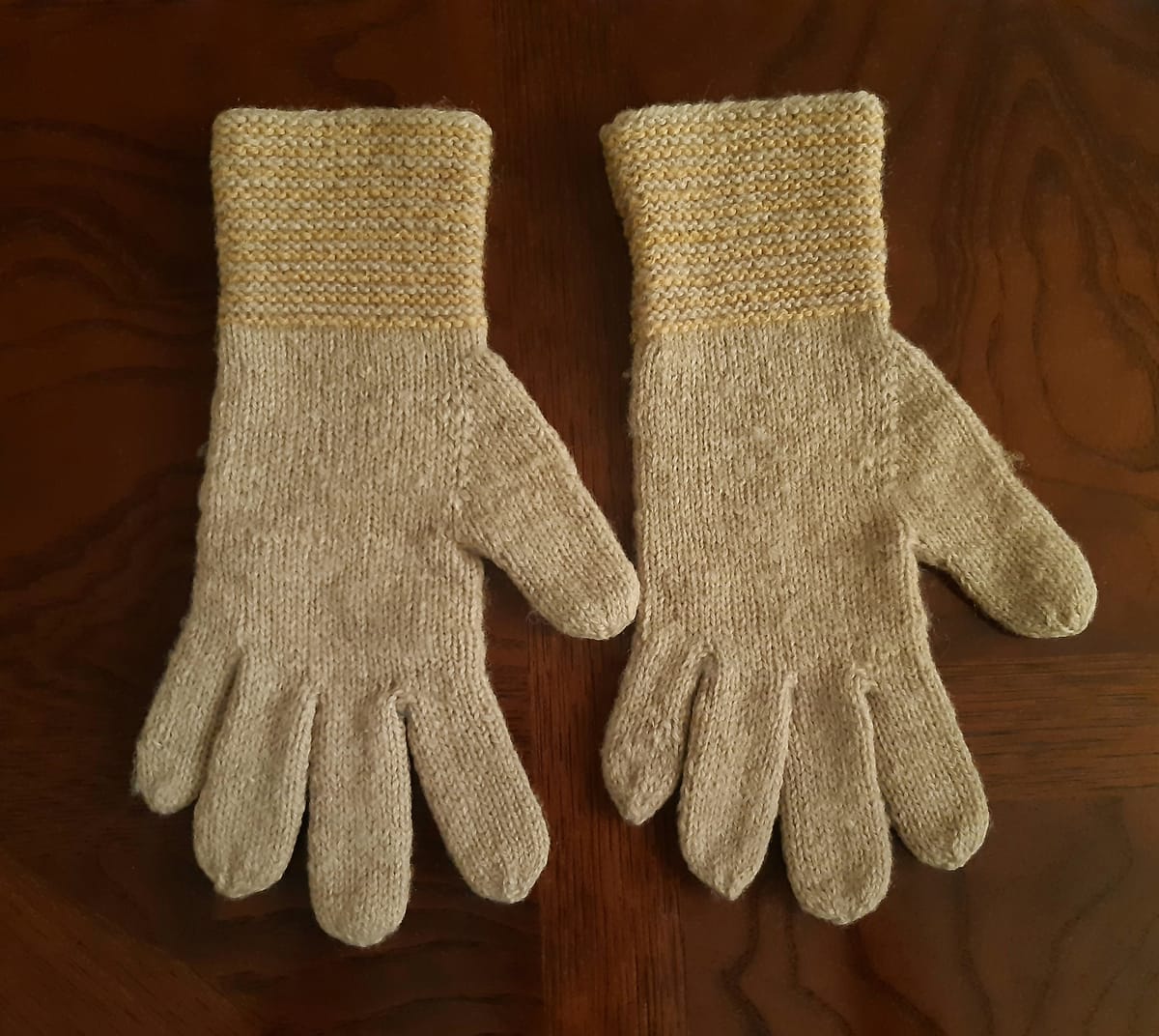 Växtfärgad ullvante