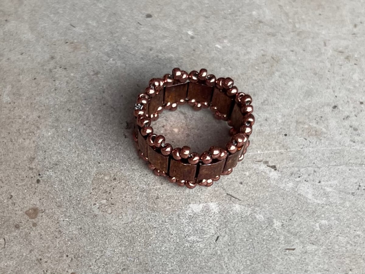 Kopparfärgad ring
