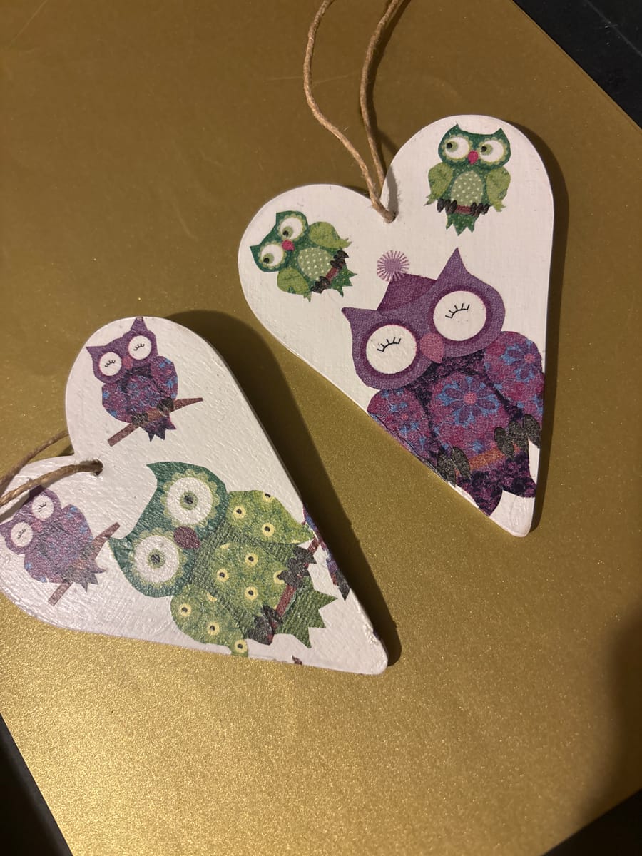 🦉 Handgjorda hjärtdekorationer med ugglor – ReDesignByTess & Mikko
