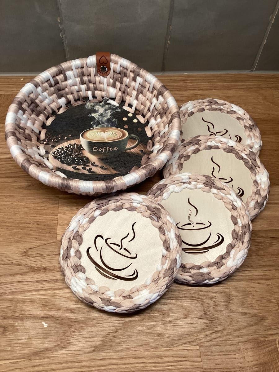 Korg med 4 underlägg