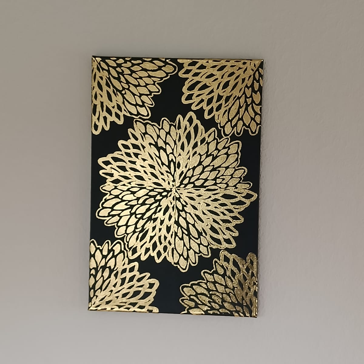 Handmålad Svart Canvastavla – Gyllene Elegans & Guldfolie