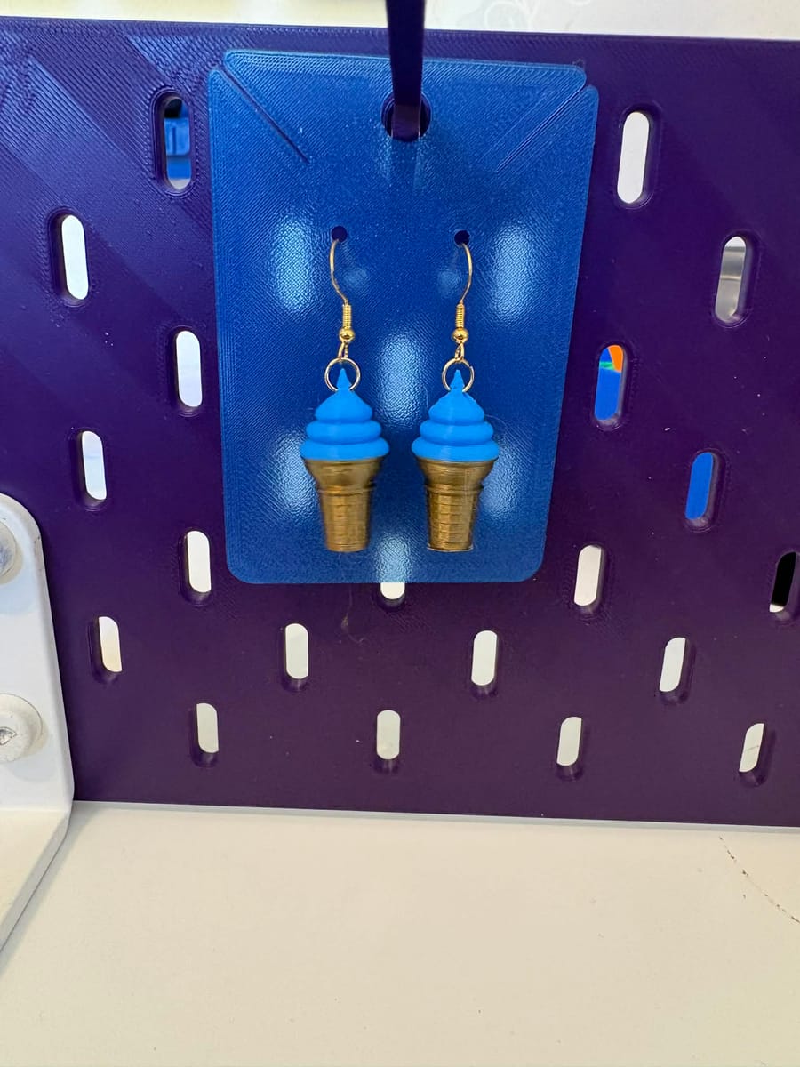 Glass örhängen "Blåbär"