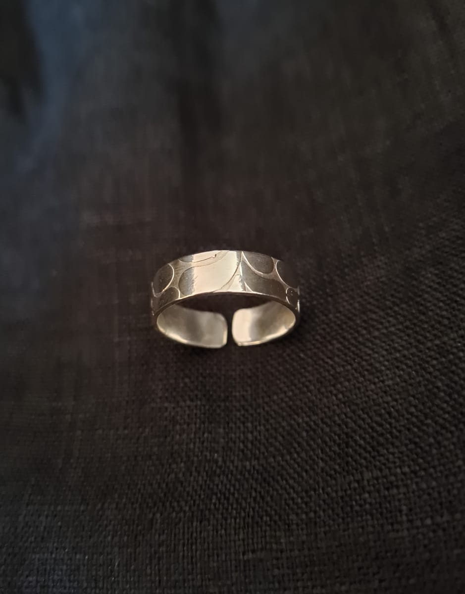 Mönstrad silverring justerbar