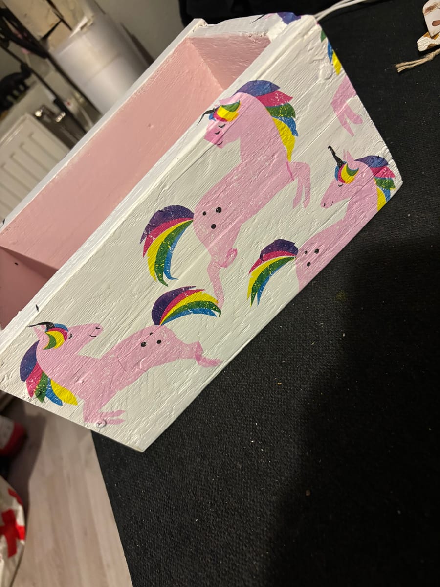 🦄 Handgjord förvaringslåda i spillvirke – Unicorn dröm