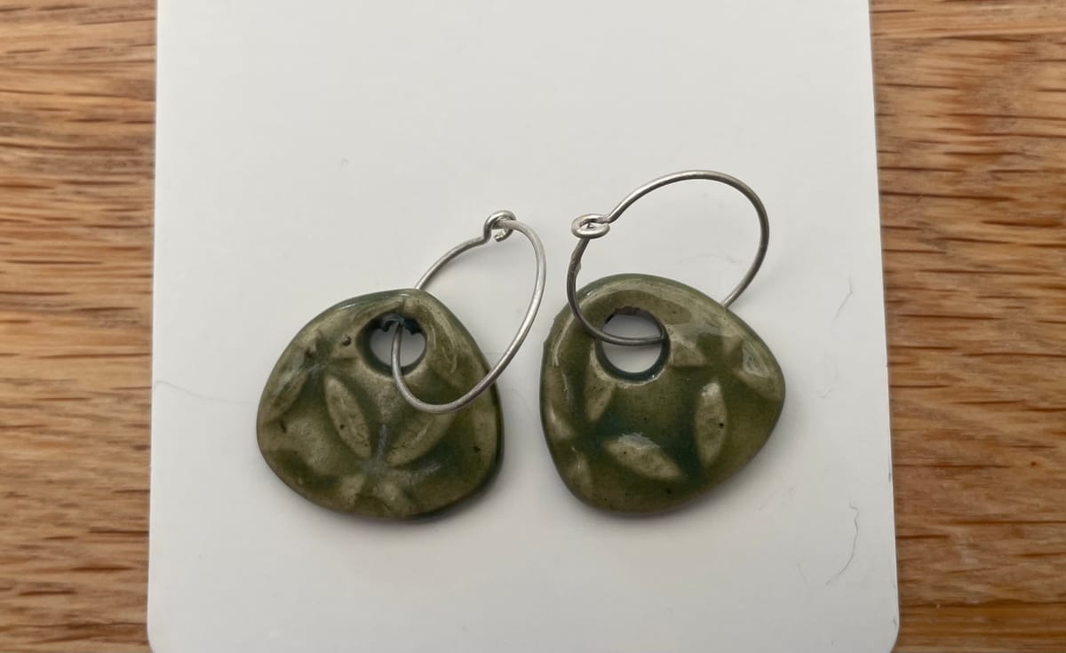 Keramik+ silver örhängen mossa 20mm