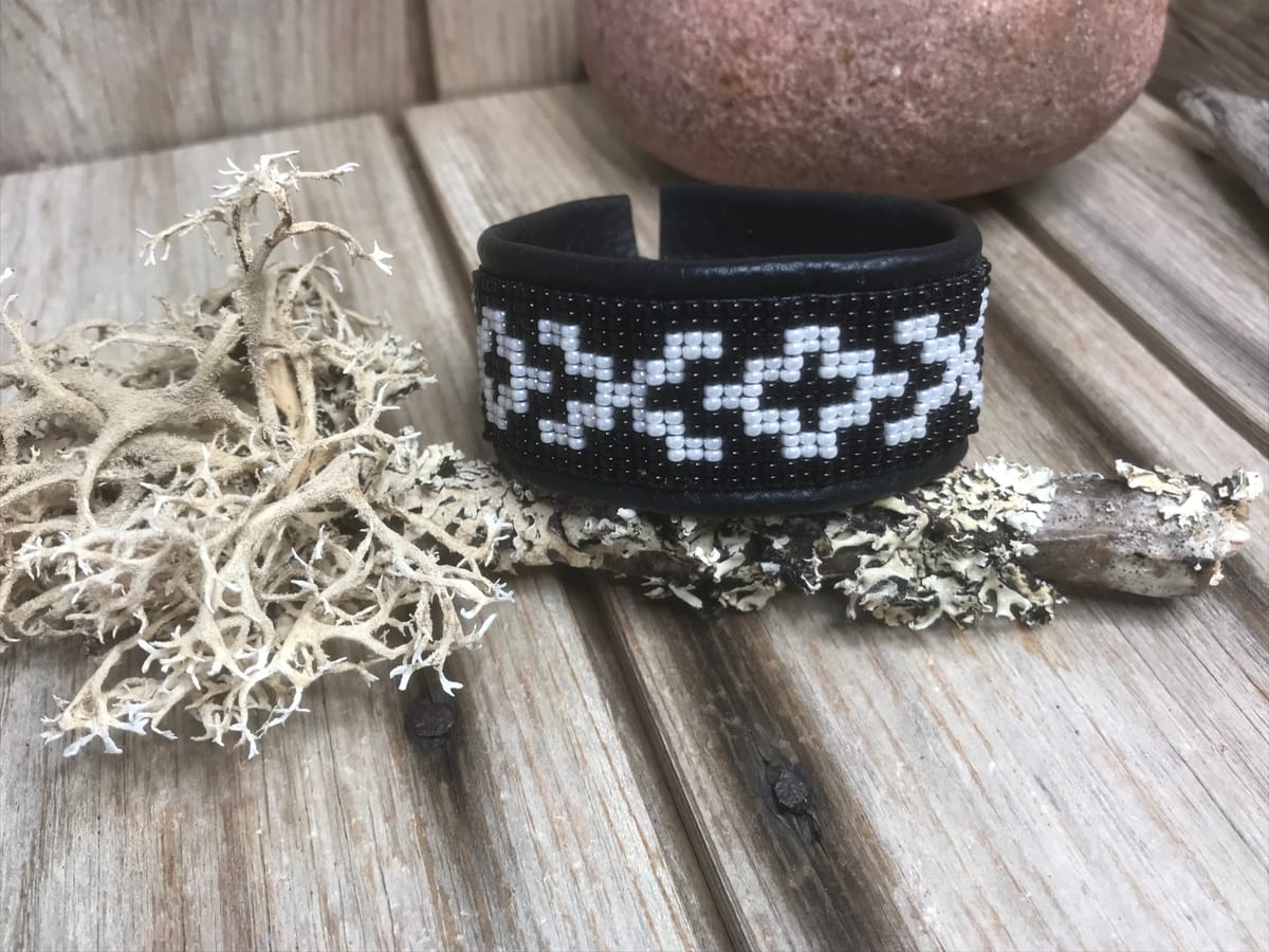 Armband SKINN o PÄRLOR 1