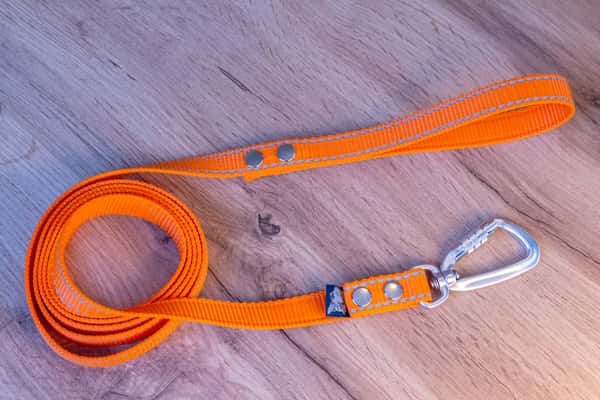 Orange Reflexkoppel med Twist-Lock karbinhake, 20 mm