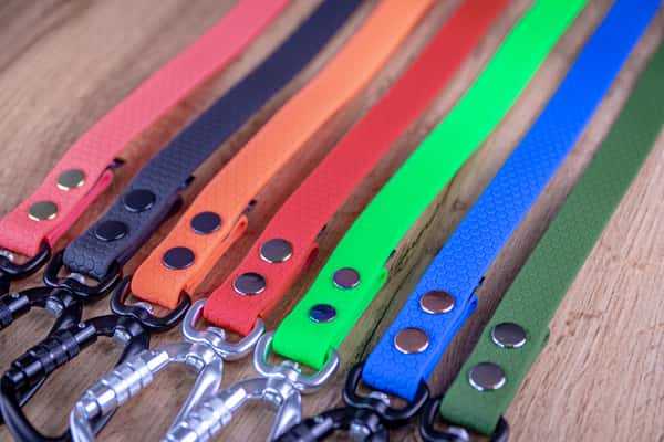 Hexa Svart Biothane hundkoppel med Twist-Lock karbinhake, 20 mm