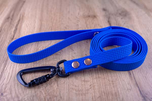 Hexa Blå hundkoppel med Twist-Lock karbinhake, 20 mm