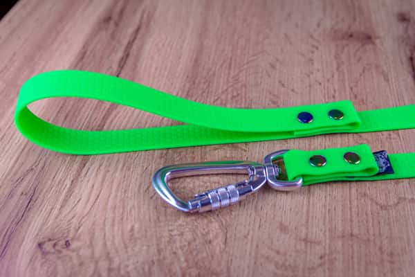 Hexa Neongrön Biothane hundkoppel med Twist-Lock karbinhake, 20 mm