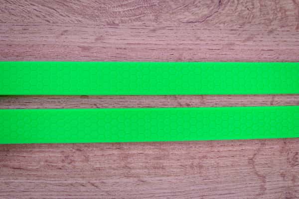 Hexa Neongrön Biothane hundkoppel med Twist-Lock karbinhake, 20 mm