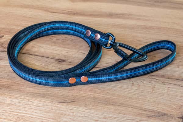Blått & Svart Antiglidkoppel med Twist-Lock karbinhake, 20 mm