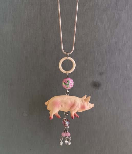 Halsband av återbruk – gris